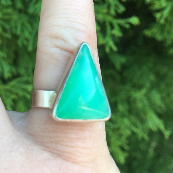 Chryoprase ring. One of a kind. Size 7.5ish. Stunning color! - Picture 2 of 4